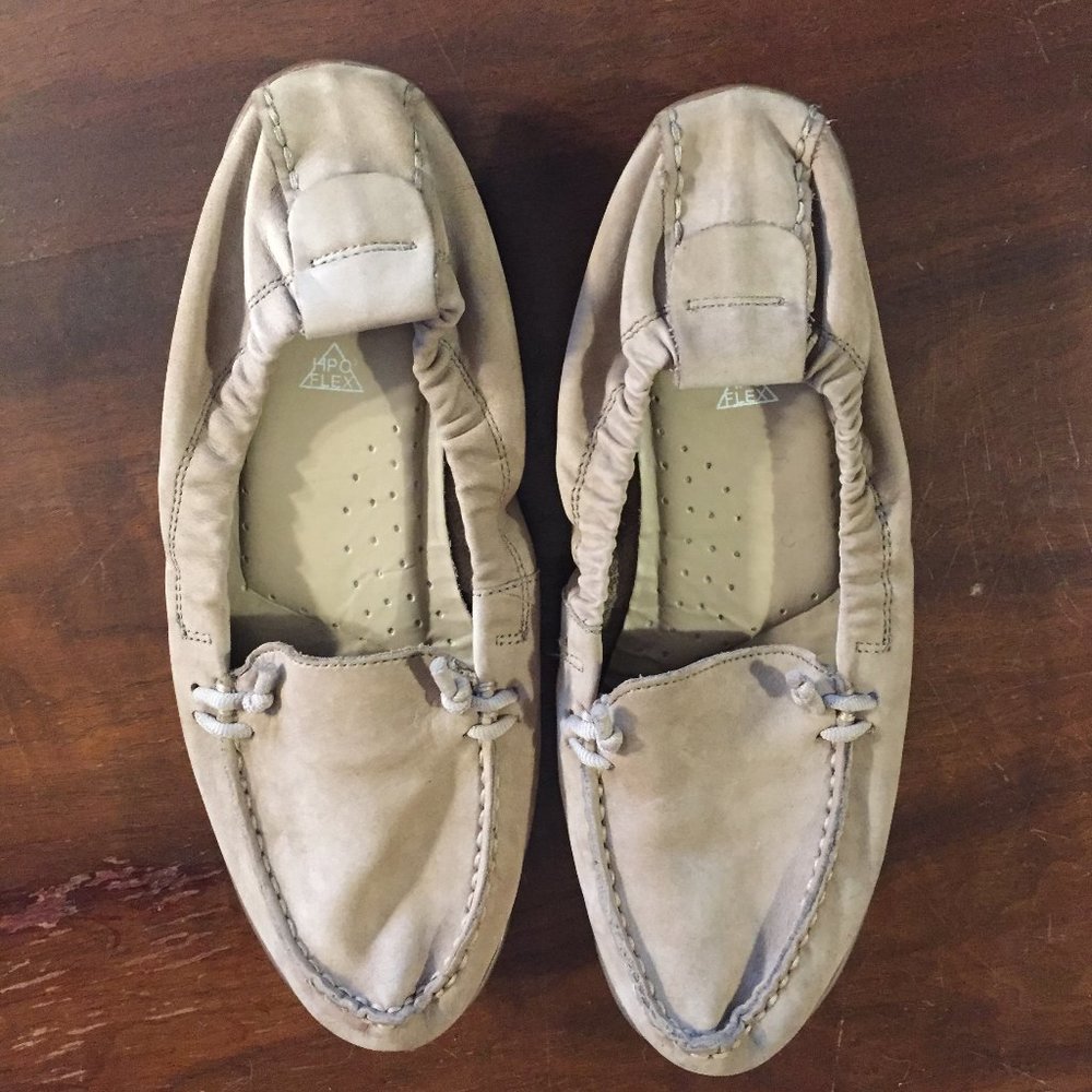 HUSH PUPPIES LEATHER FLAT SHOES SIZE 9